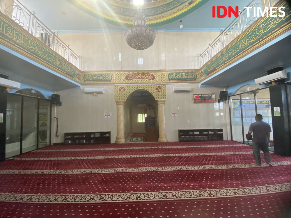 Masjid Jamik, Tertua di Amplas dengan  Bangunan Biru 3 Lantai