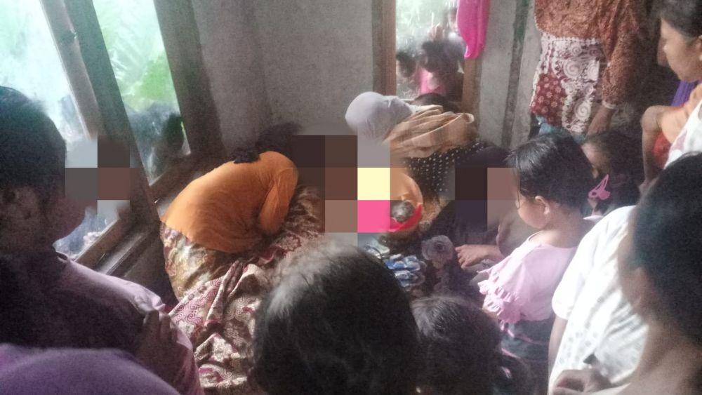 Seorang Perempuan di Lombok Tewas Tersambar Petir saat Panen Padi 