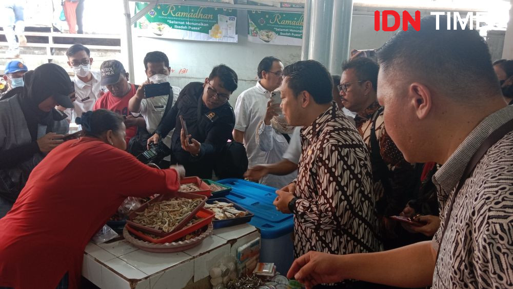 Waduh! Cumi Kering dan Ikan Teri formalin Beredar di Pasar Semarang