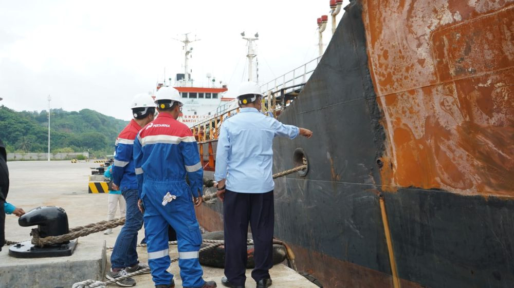 KNKT Investigasi Penyebab Kebakaran Kapal MT Kristin di Lombok