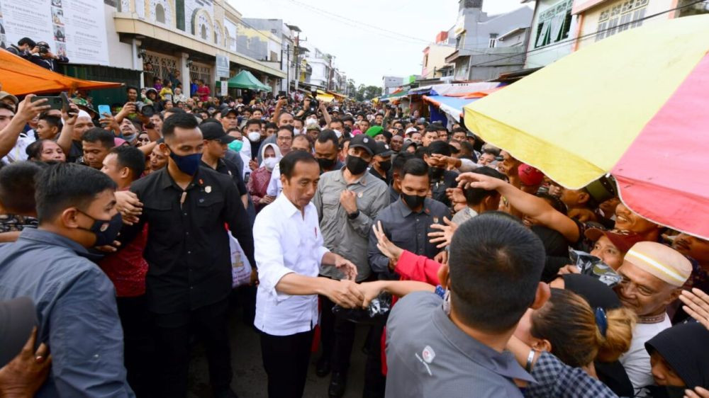 Polisi Buru Pemotor Memotong Iring-iringan Mobil Presiden di Makassar