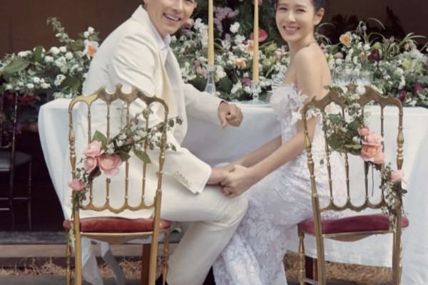 Perjalanan 1 Tahun Pernikahan Hyun Bin dan Son Ye Jin, So Sweet!