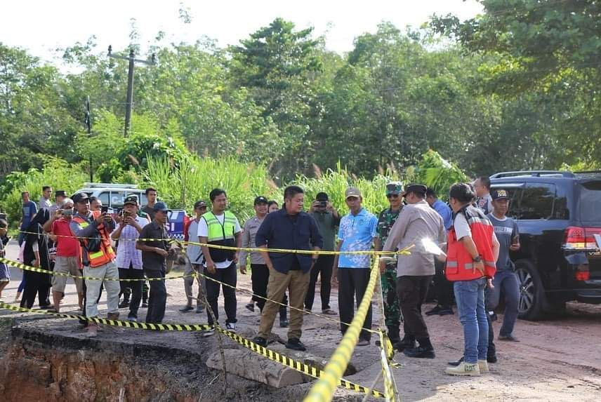 Jalan Penghubung 2 Kabupaten di Sumsel Amblas dan Segera Direlokasi 