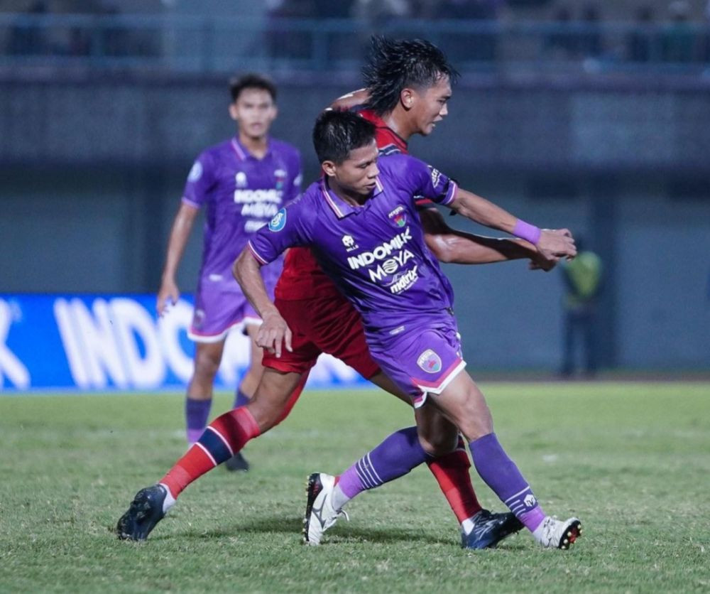 Joko Susilo Respect pada Suporter Persita saat Lawan Arema FC
