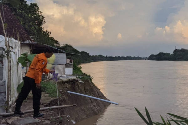 Lima Rumah Warga Bojonegoro Terancam Longsor