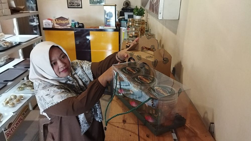 Berkah Pengusaha Kue Lebaran Berlipat Tahun Ini