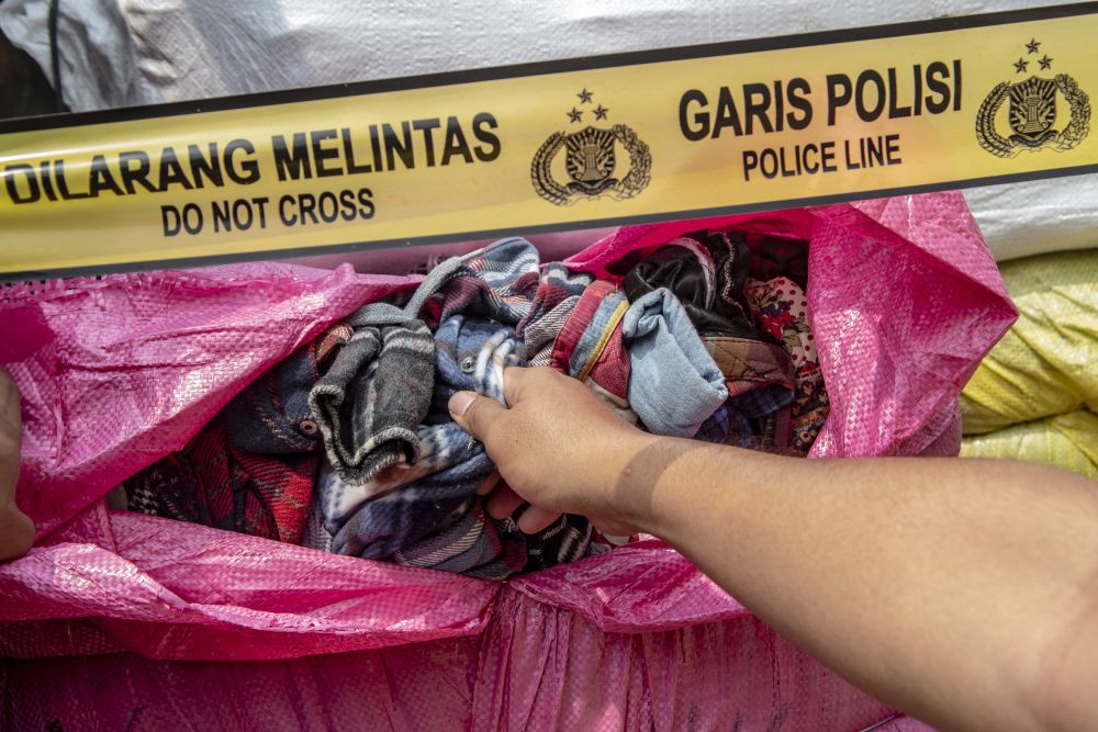 Pakaian dan Sepatu Bekas Senilai Rp4,6 M  Dimusnahkan di Tanjungbalai