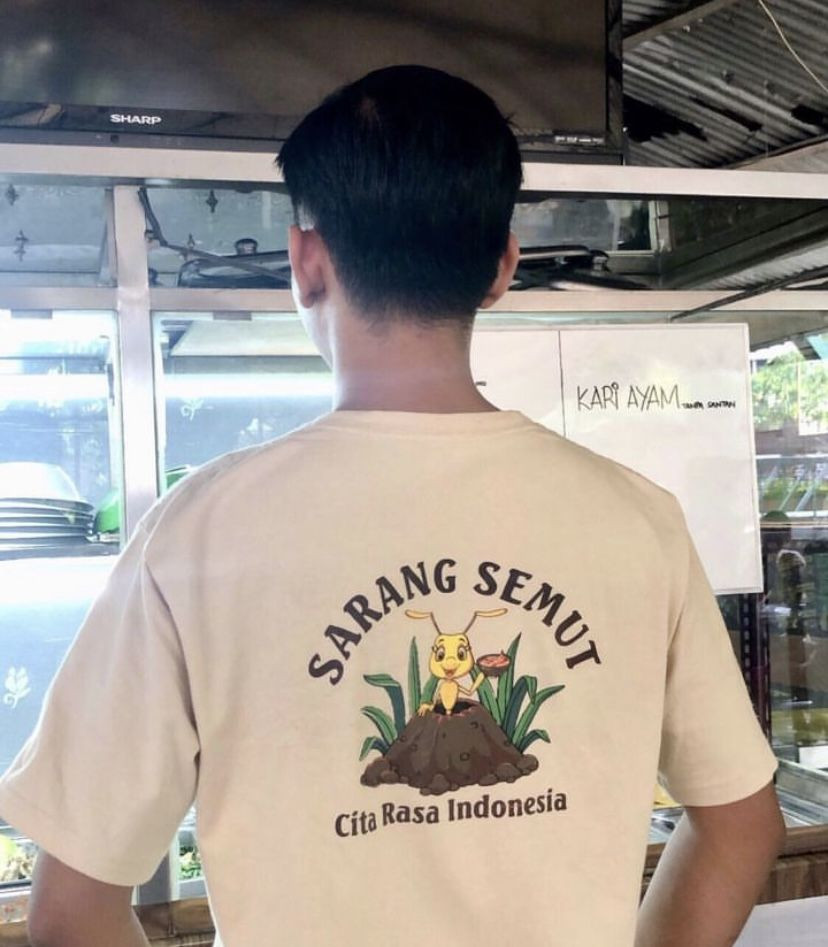 RM Sarang Semut, Menikmati Makan di Tepi Sungai dengan Menu Nusantara
