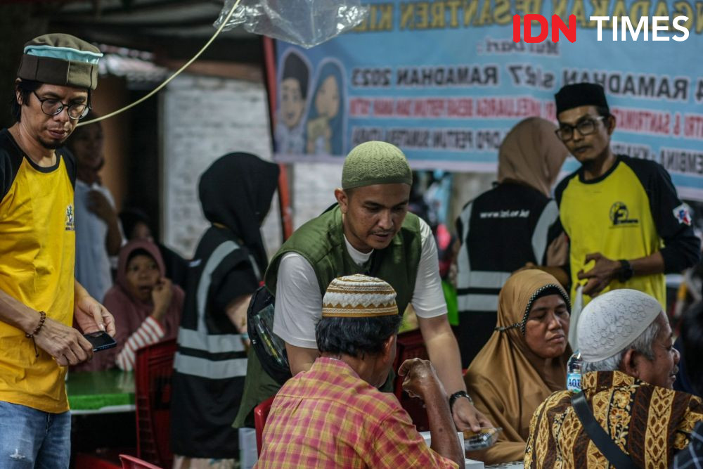 FREMANS Berbagi Ke-Bike-an Ramadan dengan Pertuni Medan