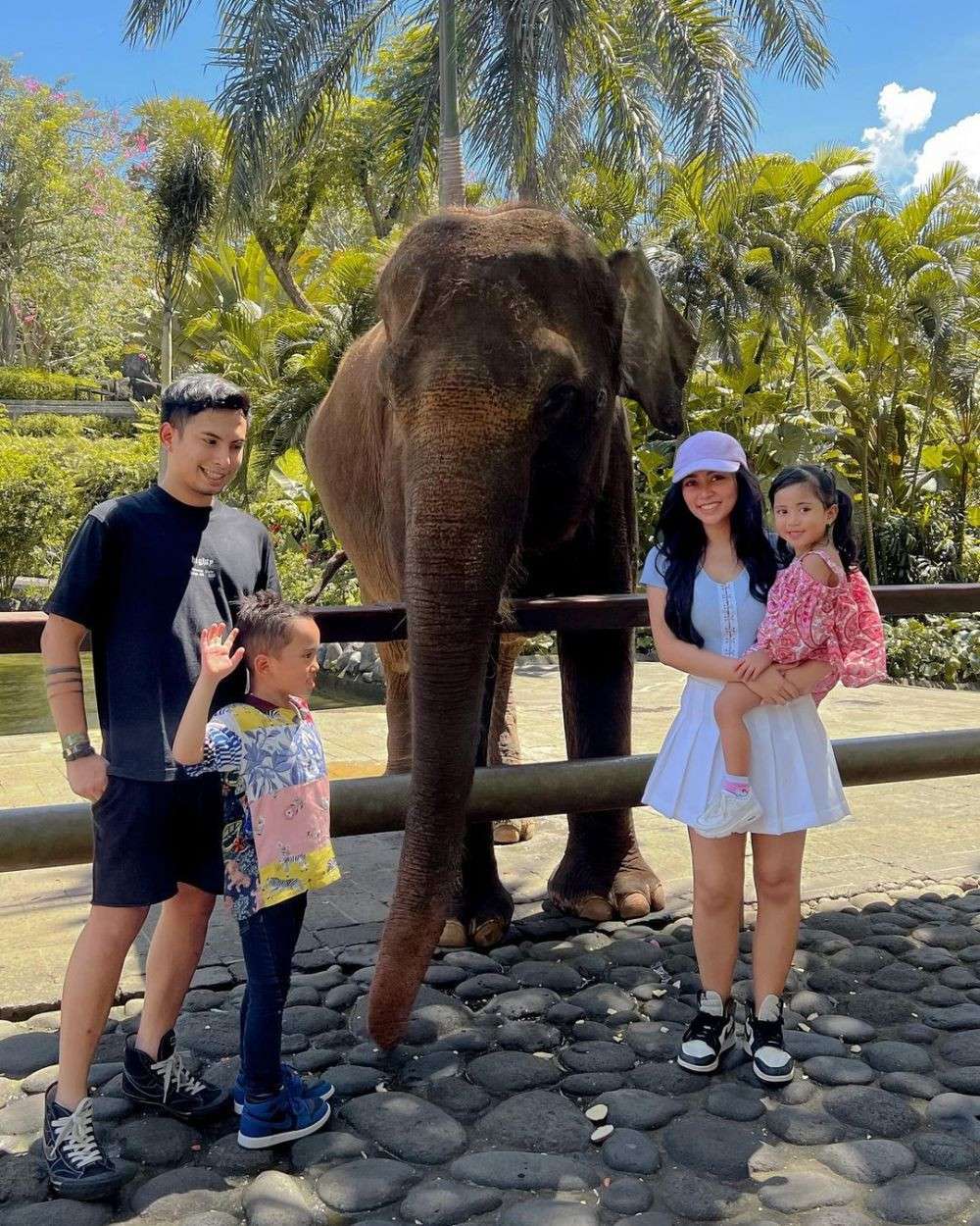 Rachel Vennya Dan Okin Liburan Bareng Di Bali Demi Anak