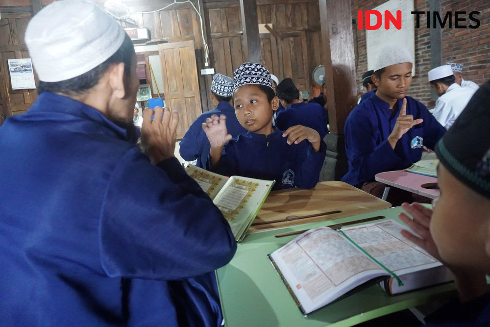 [FOTO] Suatu Sore di Pondok Pesantren Tuli Darul A'shom