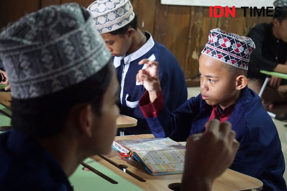 [FOTO] Suatu Sore di Pondok Pesantren Tuli Darul A'shom