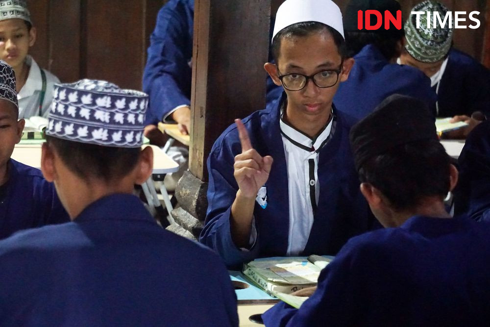 Lantunan Al-Qur'an dalam Senyap di Ponpes Tuli Darul A'shom