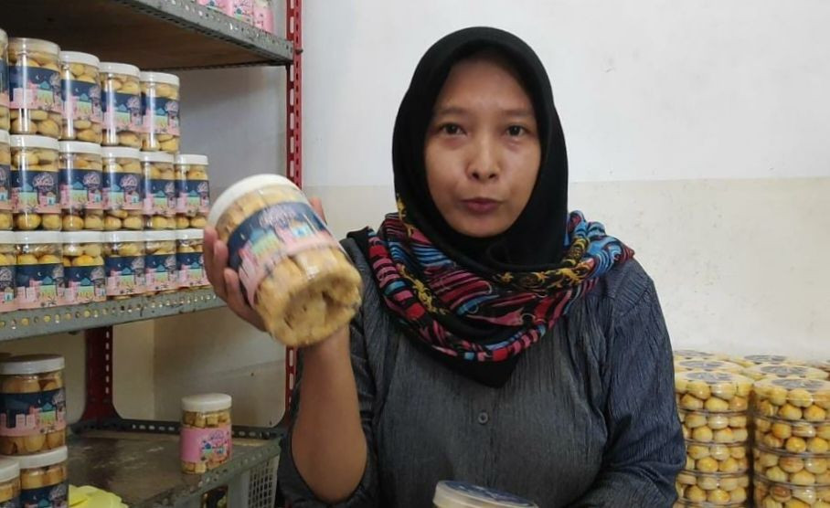 Jelang Lebaran, Toko Kue di Tuban Banjir Pesanan