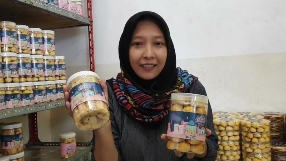 Jelang Lebaran, Toko Kue di Tuban Banjir Pesanan