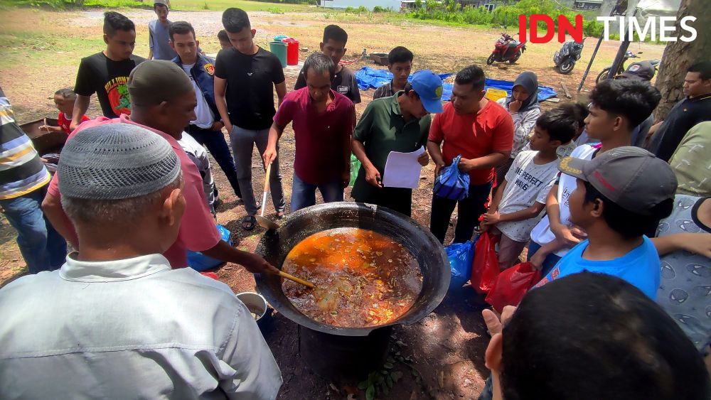 Warga Masak 24 Belanga Kuah Beulangong untuk Peringati Nuzul Quran