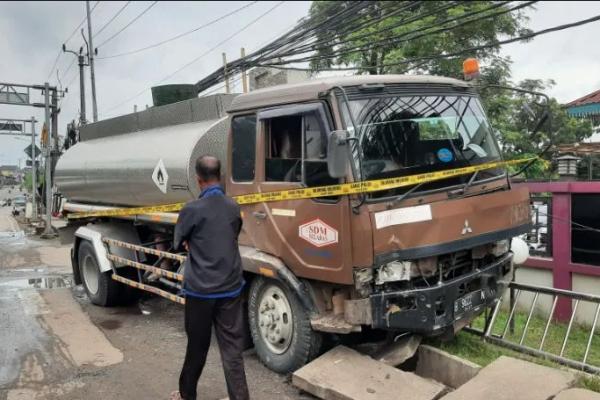 Truk Tabrak 5 Sepeda Motor Di Balaraja, 3 Orang Tewas