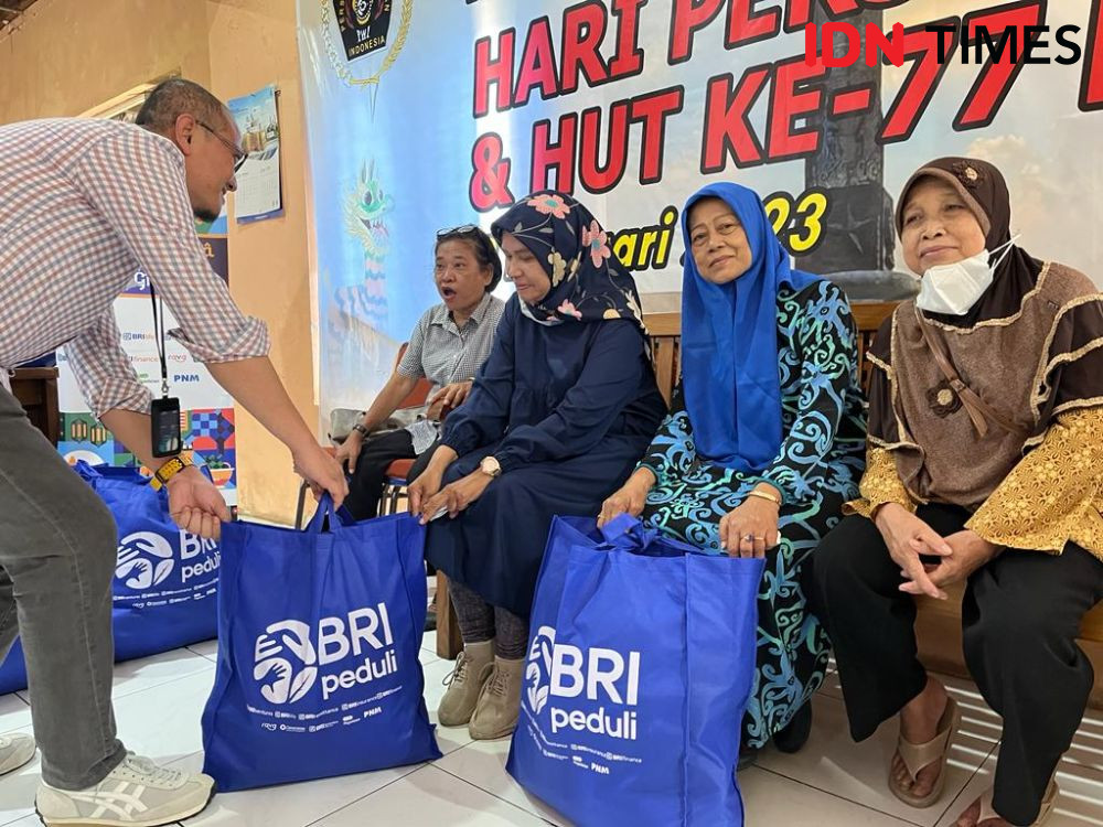 BRI Peduli Insan Pers, Bagi Sembako untuk Para Wartawan di Semarang  