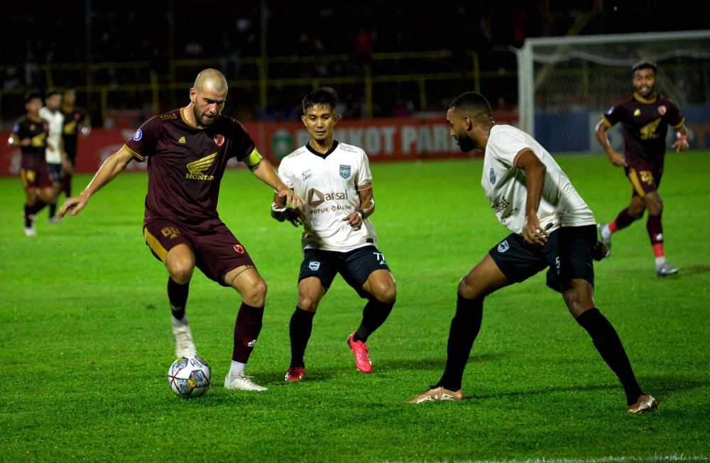 Berpisah dengan PSM, Pluim: Rasanya Aneh Memakai Jersey Lain