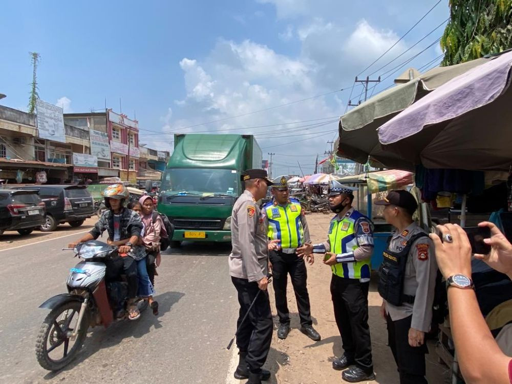 Angkutan Barang Dilarang Lewat Jalur Lintas Timur Palembang-Jambi