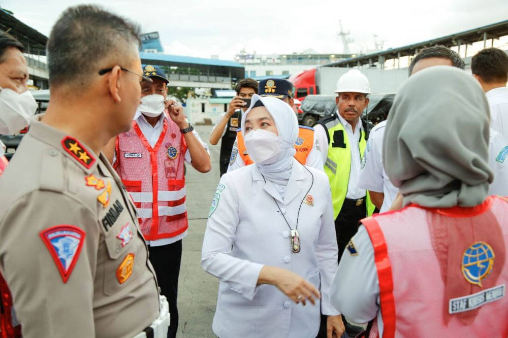 Bmkg Imbau Pemudik Jalur Laut Waspadai Gelombang Tinggi