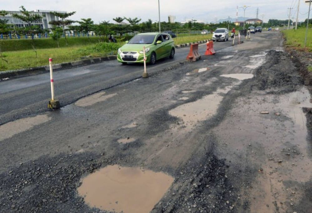17 Ruas Jalan Rusak di Lampung Mulai Diperbaiki, APBN Rp814 Miliar!