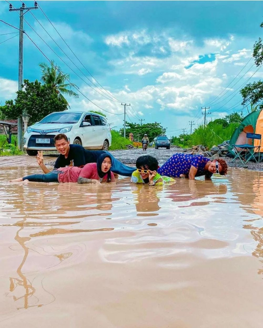 Viral Jalan Rusak Lampung Disorot Netizen, BMBK Blak-blakan