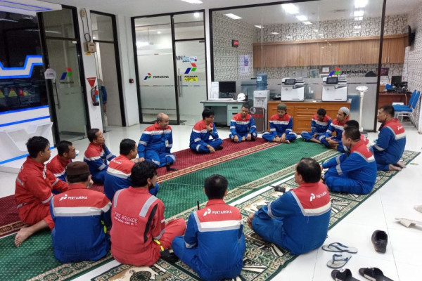 Manajemen Pertamina Balikpapan Melaksanakan Sahur di Kilang