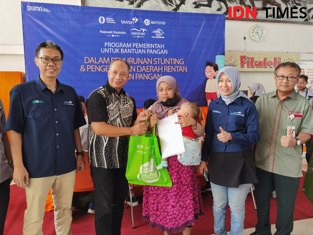 Pengentasan Stunting Pos Indonesia Distribusikan Ayam Dan T