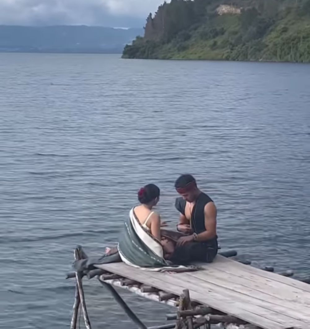 Memesona! 8 Potret Jessica Mila dan Yakup Hasibuan di Danau Toba