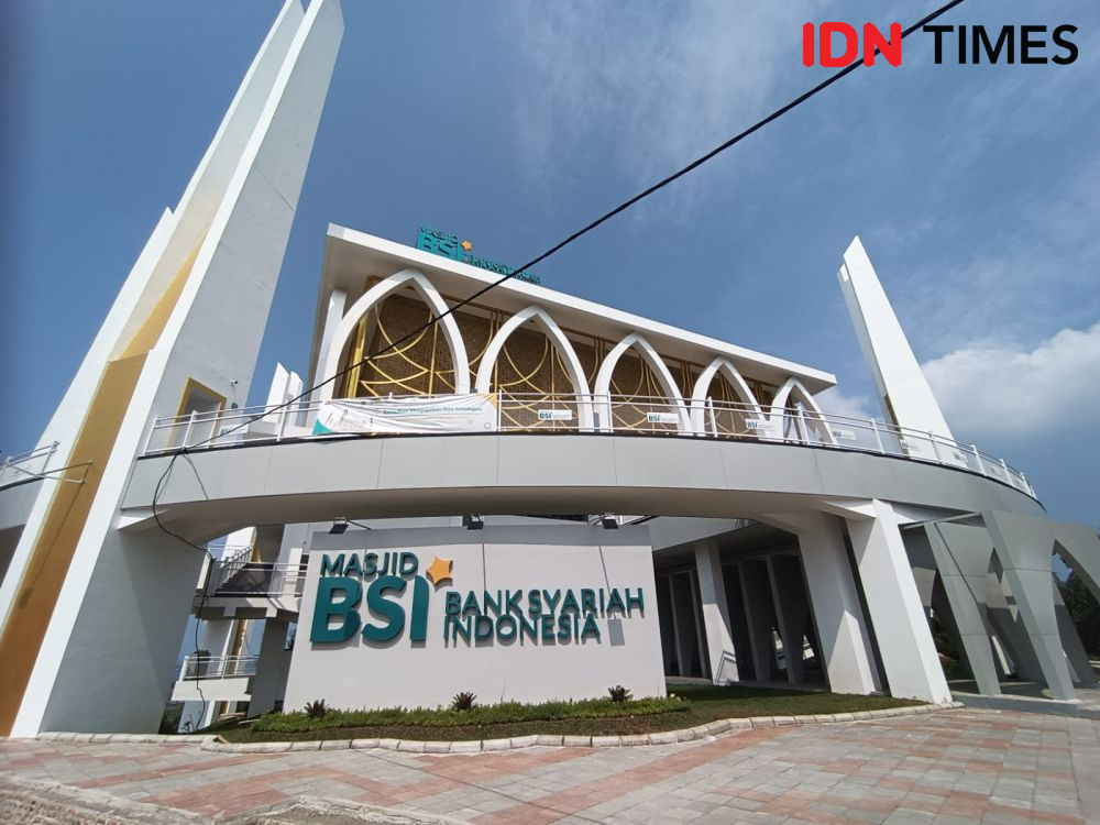 12 Potret Wisata Religi Masjid BSI Bakauheni, Panorama Ciamik!