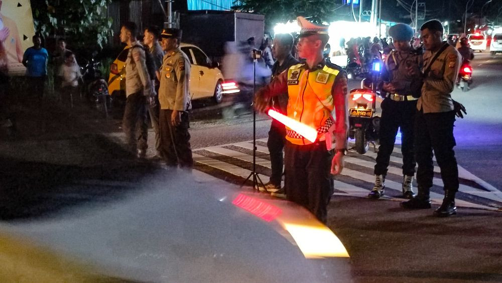 Lomba Mobil Hias Ramaikan Pawai Takbir Di Timika