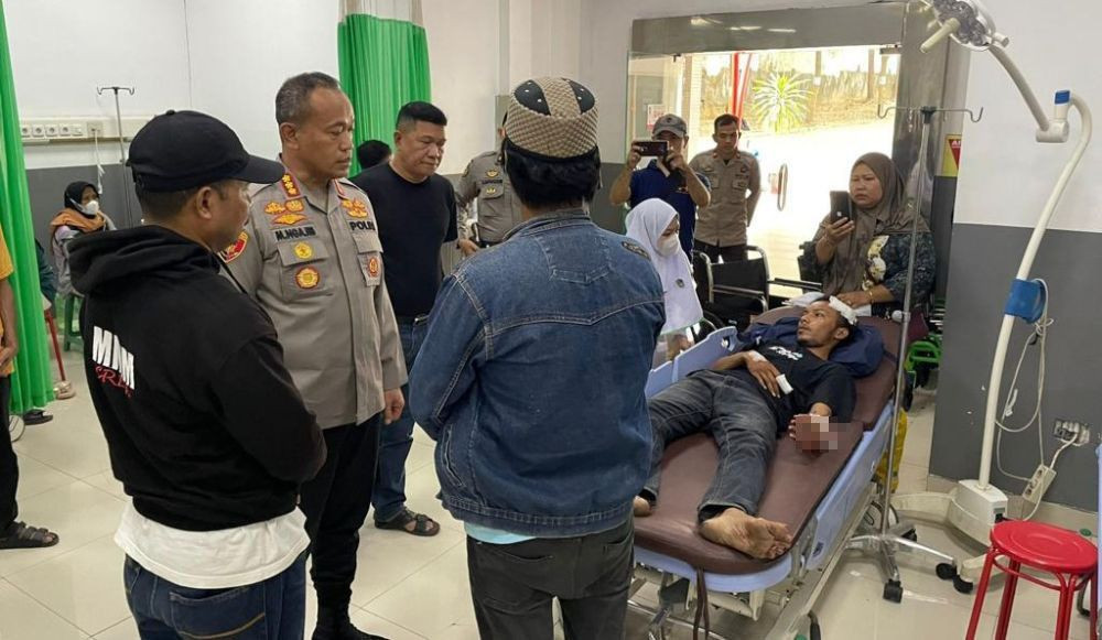 Dua Pemuda Asal Kalimantan Dibacok Parang Geng Motor di Makassar