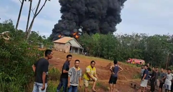 Gudang Penimbunan BBM Ilegal di Muara Enim Kembali Terbakar