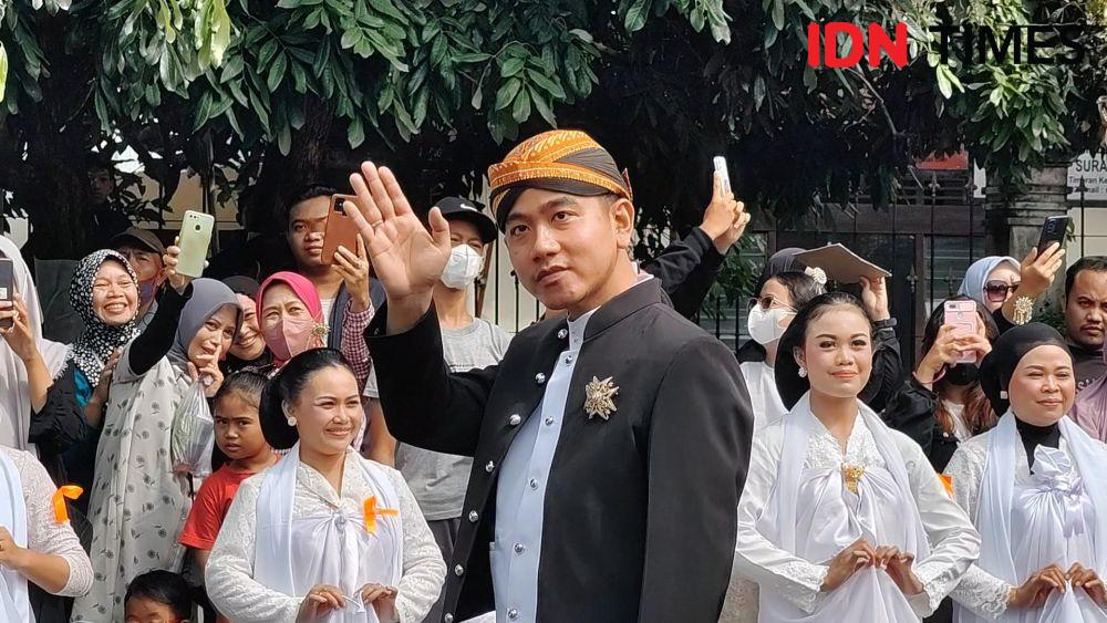 Potret Peringatan Hari Tari di Solo, Ada Sandiaga dan Gibran Ikut Nari