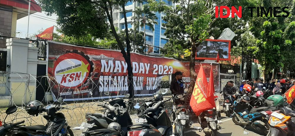 Aksi May Day di Sulsel, Buruh: Pemerintah Licik, DPRD Khianati Rakyat