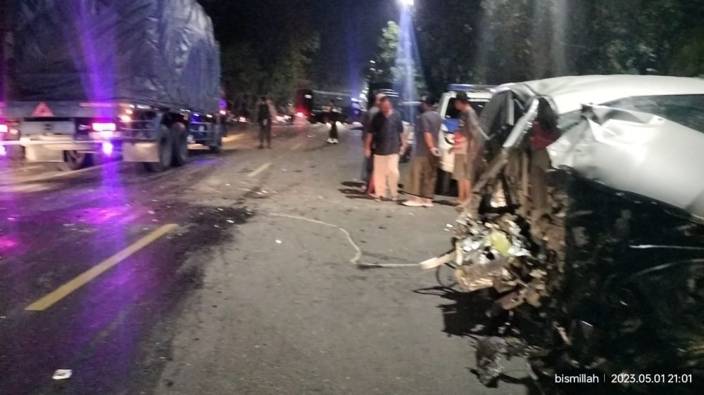 Mobil Brimob Polda Jatim Kecelakaan di Bojonegoro