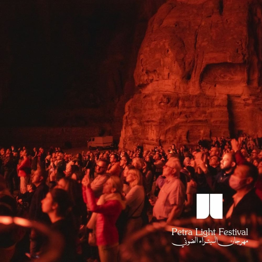 Seniman Multimedia The Fox The Folks Tampil di Petra Light Festival