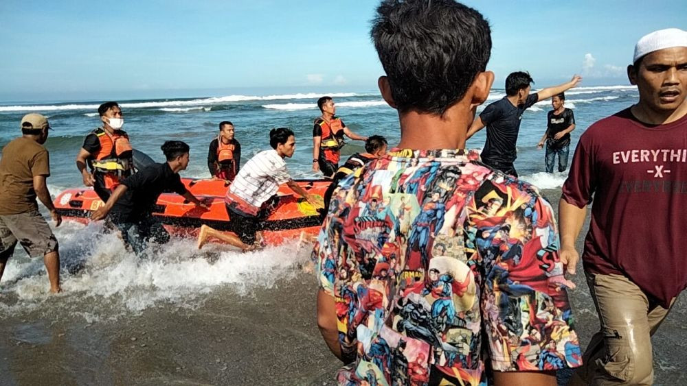 1 Keluarga Diseret Ombak Pantai Panjang Bengkulu, 4 Orang Tewas