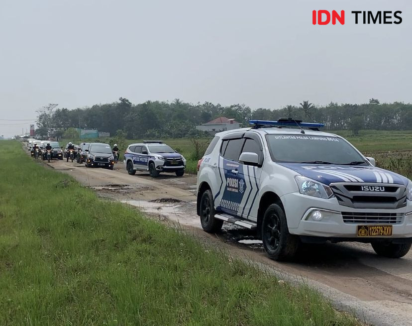 Mau Dikunjungi Jokowi Besok, 13 KM Jalan Menuju Kota Baru Rusak Parah