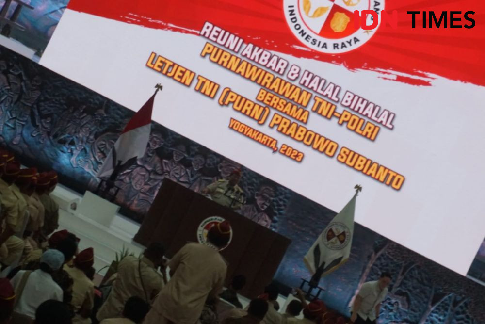 Momen Prabowo 'Dikerjai' saat Orasi, Mau Minum tapi Cangkir Kosong