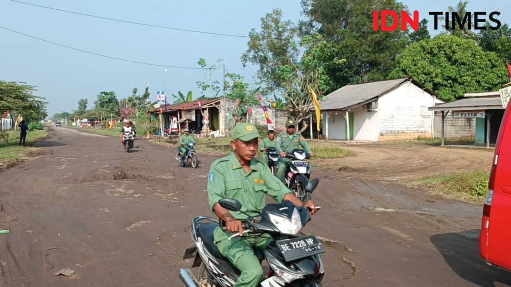 9 Potret Jalan Rusak di Rumbia Lampung Tengah, Bak Naik Kuda!