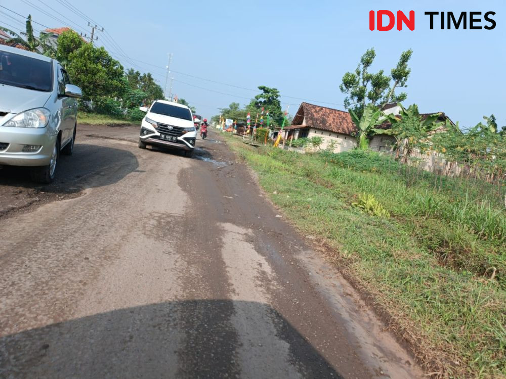 9 Potret Jalan Rusak di Rumbia Lampung Tengah, Bak Naik Kuda!