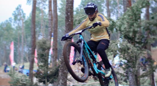 Profil Dara Latifah, Atlet Sepeda Sumut yang Raih 2 Emas SEA Games