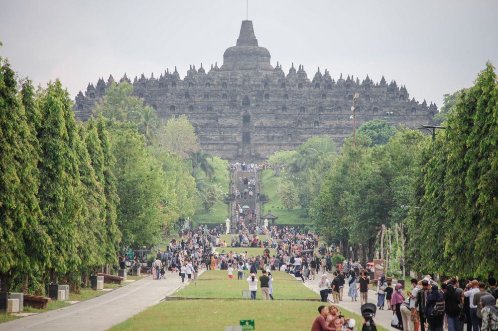 Kedatangan 32 Biksu Thudong Jadi Momen Bangkitkan Nilai Spiritual Candi Borobudur