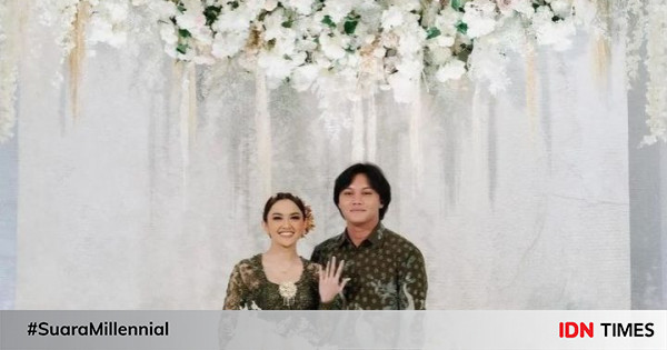 9 Potret Lamaran Rizky Febian Dan Mahalini Raharja, Sweet!