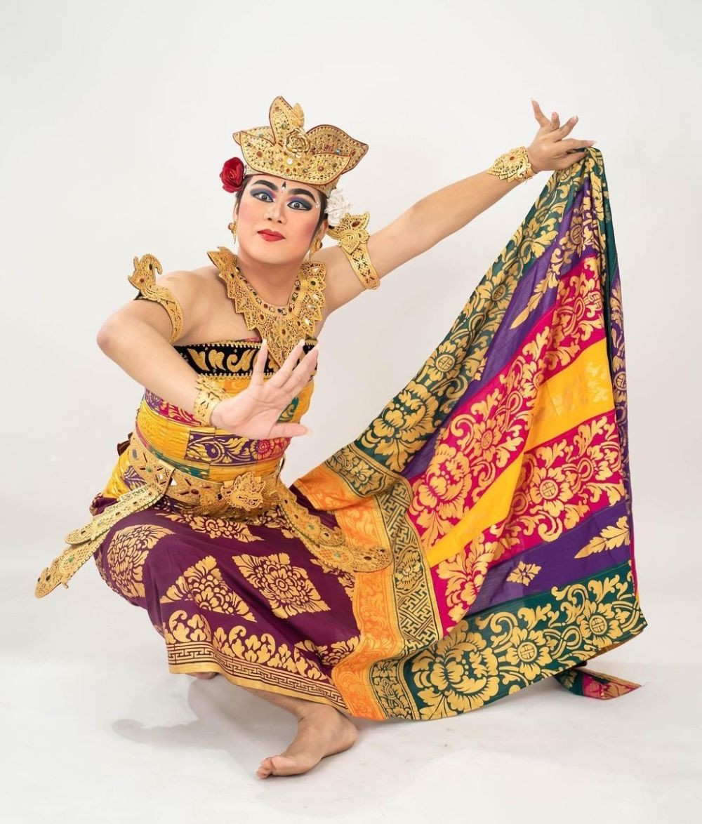 Profil Gung Swara, Koreograf Flower Versi Bali yang Viral