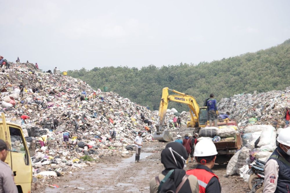 TPS Kota Bandung Mulai Penuh, Sampah Warga Bakal Sulit Terangkut 