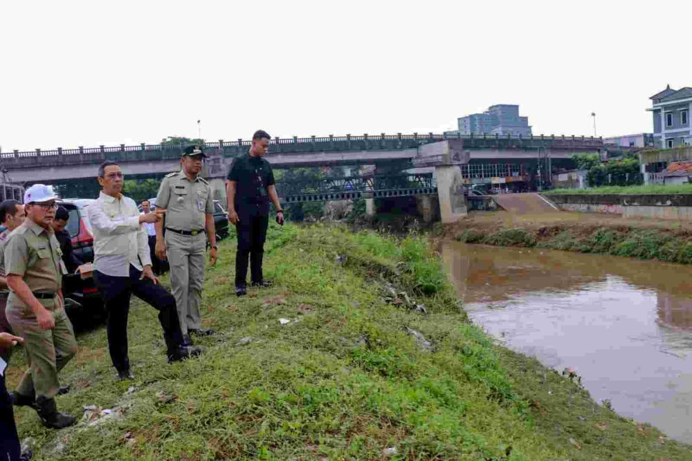 Heru Panggil Walkot Jaksel, Bebaskan Lahan Warga Ciliwung