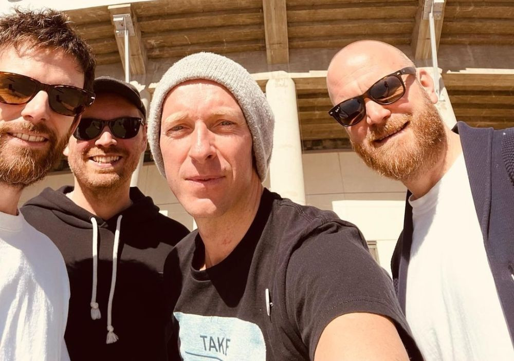 Makna Lagu Coldplay Yellow, Lagu tentang Patah Hati?